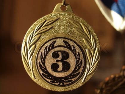 看图识字，那个英语词汇是对的？ Seventy,Sixteen,Six,Third